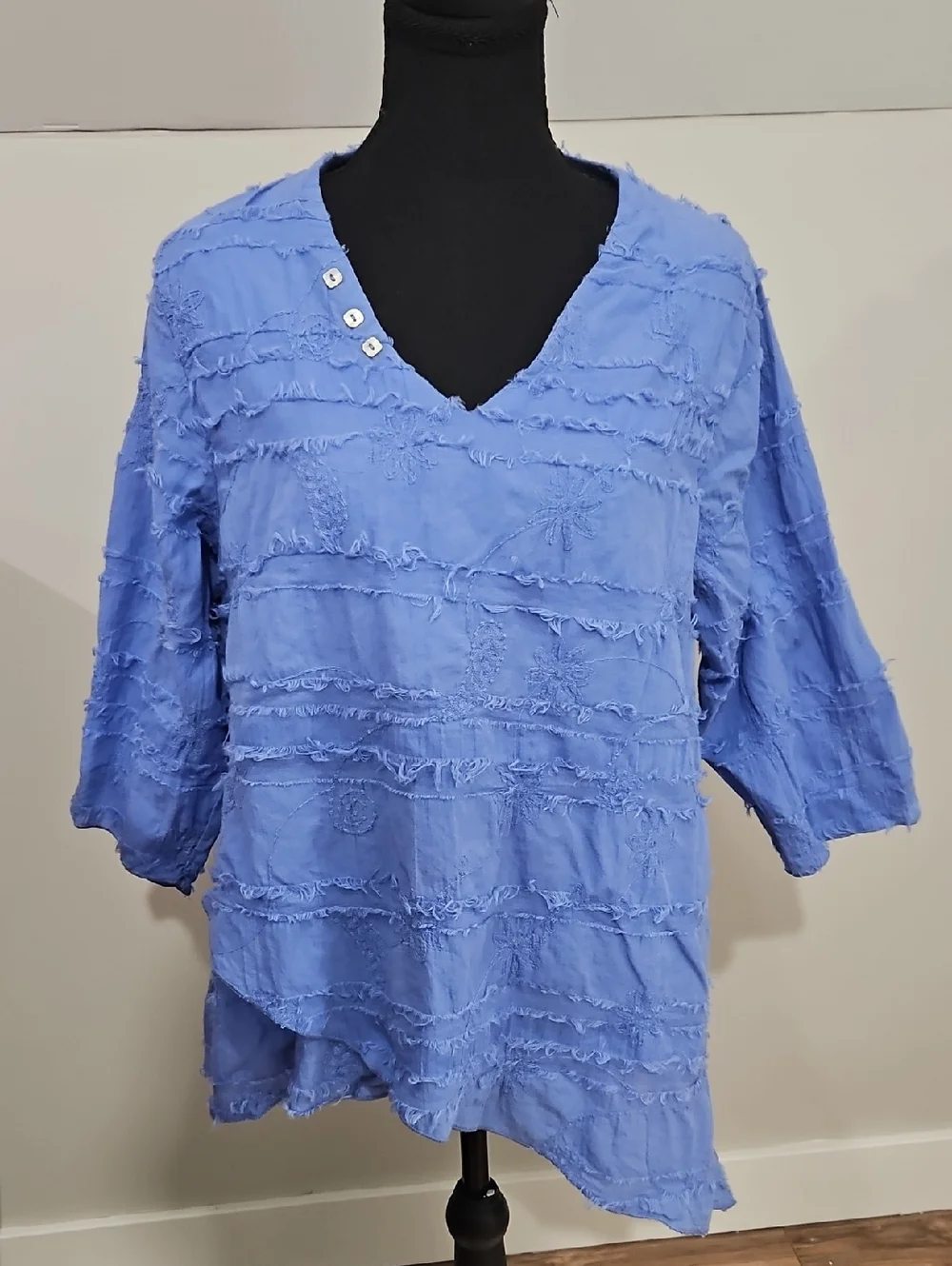 LULU B Blue Women's Textured V-Neck Tunic Top. Size L - Picture 1 of 3